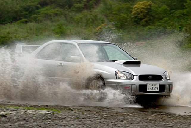 【スペック】インプレッサWRX STi(6MT):全長×全幅×全高=4415×1740×1425mm/ホイールベース=2540mm/車重=1460kg/駆動方式=4WD/2リッター水平対向4 DOHC16バルブ(280ps/6400rpm、42.0kgm/4400rpm)/車両本体価格=317万1000円(テスト車=346万2900円)
