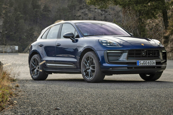 クルマのプロポーションに並々ならぬ執念を燃やす最近のポルシェ。SUVの「マカン」なども、ちょいとクルマを斜めにしただけで、アラ不思議。フロントとリアのオーバーハングが隠れ、“タイヤの外側”にマスを感じさせない、スポーティーな意匠を実現している。