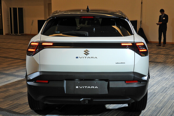 スズキeビターラZ(リア)