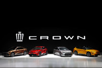 「ジオ」のテコ入れでも販売が回復しなかった「マークX」の教訓を生かし、「クラウン」は4モデル展開で鉄壁の構えだ。