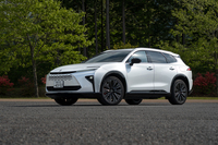 「トヨタ・クラウン エステート」のモデルラインナップはハイブリッドの「Z」とプラグインハイブリッドの「RS」の2タイプ。今回の試乗車は後者(車両本体価格810万円)。