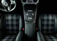 世界限定20台 モンクレールとコラボした特別な「メルセデス・ベンツGクラス」が登場の画像