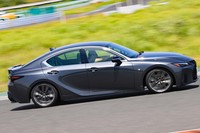 ボディーカラーは全10色。このうち「ソニッククロム」(写真)と「ソニックイリジウム」は新規開発色となっている。