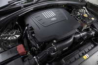 「P380」と名付けられた3リッターV6スーパーチャージドエンジン。日本市場向けにはこのほか、2リッターのディーゼルターボ「D180」とガソリンターボ「P250/P300」も設定される。