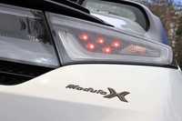 ブラッククローム調のエンブレム(H、Modulo X、S660)も、「バージョンZ」ならではの特徴的なディテールのひとつ。