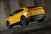 「ウルス」という車名は、家畜牛の先祖にあたる大型の野生牛に由来する。現在スペインの闘牛に用いられている牛の見た目は、この野生牛に似ているという。