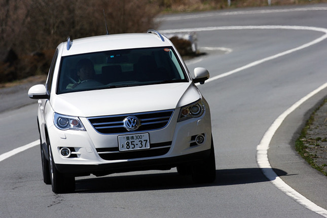 【スペック】全長×全幅×全高=4430×1810×1710mm/ホイールベース=2605mm/車重=1640kg/駆動方式=4WD/2リッター直4DOHC16バルブターボ・インタークーラー付き(200ps/5100-6000rpm、28.6kgm/1700-5000rpm)/価格=422.0万円(テスト車=同じ)