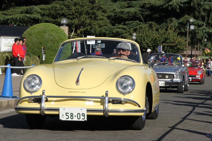 Classic Car Circuitでは、テーマに沿ってピックアップされた一般参加車両の走行披露も行われた。これらは「オープンカー」の中から選ばれた1958年「ポルシェ356A」、1967年「ダイハツ・コンパーノ スパイダー」、1968年「トヨタ・パブリカ コンバーチブル」。