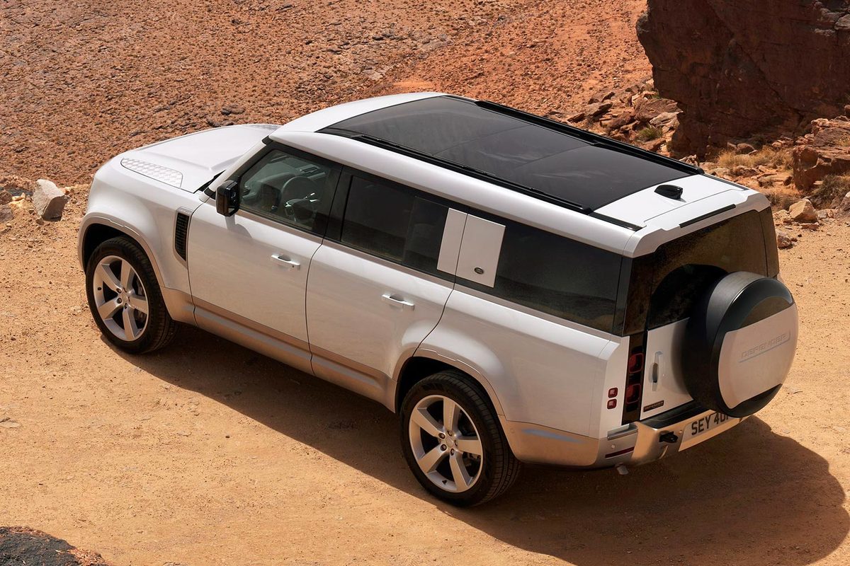 ランドローバー・ディフェンダー130」が日本で受注開始 8人乗りの