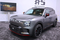 2024年に中国で発表されたミッドサイズクロスオーバー「スマート#5」。