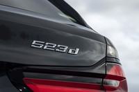 BMW 523d xDriveツーリング ラグジュアリー エディションジョイ+