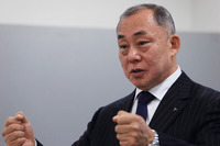 インテリアはスポーティーでマッシブなイメージ。「タイト感を出すことも意識しています」と國本氏。