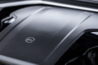 BMWの「Mモデル」と共通の4.4リッターV8ターボエンジンは、レンジローバー史上トップの最高出力635PSを発生する。