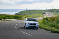 北海道では下道での追い越しは日常茶飯事なのね。最初は抜くのも抜かれるのも、ちょっとビビりました(笑)。
