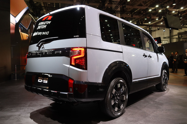三菱デリカD:5