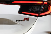ホンダが新型「シビック タイプR」を世界初公開 2022年9月に発売を予定の画像
