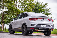 「ルノー・アルカナE-TECHエンジニアード」のボディーサイズは全長×全幅×全高=4570×1820×1580mm、ホイールベースは2720mm。これらの数値は従来モデルと同一となる。