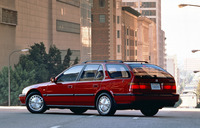 アメリカ生産の輸入車だった1991年「ホンダ・アコード ワゴン」。3代目から国内生産となり、「アコード ツアラー」と名乗る5代目まで系譜は続いたものの、2013年に生産終了となった。