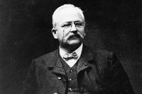 アルマン・プジョー(1849-1915)
プジョーにおいて自転車、自動車の生産を主導し、同社を今日に続く大メーカーへと成長させた。