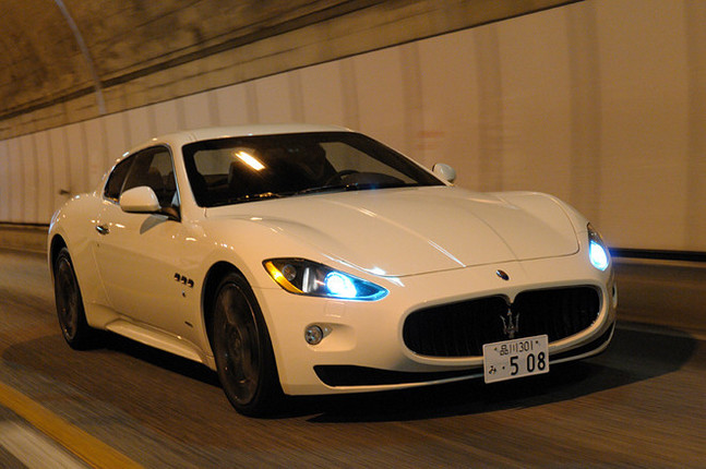 【スペック】全長×全幅×全高=4885×1915×1355mm/ホイールベース=2940mm/車重=1950kg/駆動方式=FR/4.7リッターV8DOHC32バルブ(440ps/7000rpm、50.0kgm/4750rpm)/価格=1750万円(テスト車=1813万3000円/アルカンタラ・ルーフライニング=18万3000円/ペッカリーレザーインテリア=13万2000円/ステッチカラー=2万1000円/20インチネプチューンデザインホイール=8万7000円/BOSEサラウンドシステム=21万円)