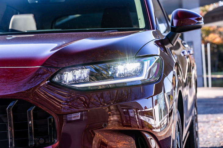 ホンダZR-V e:HEV Z(ロービーム点灯時)