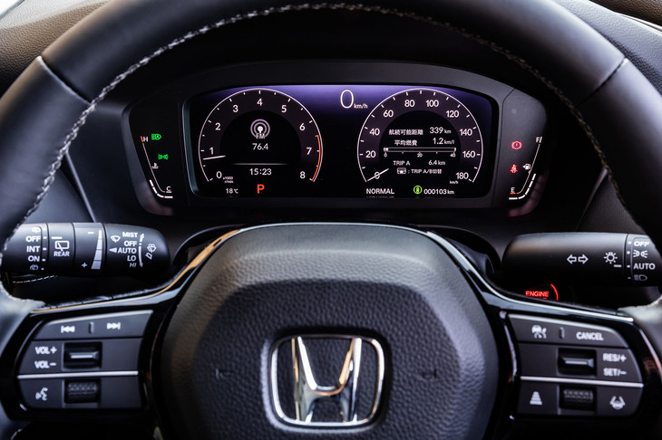 ホンダZR-V X(10.2インチデジタルグラフィックメーター)