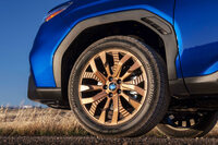 清水「でも、タイヤが大きくなると交換代とかがさむからなぁ」 
	ほった「こんなところにも、デザインと実用性のせめぎ合いですね」