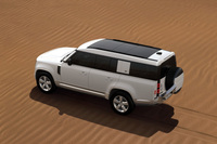 「ランドローバー・ディフェンダー130」に日本導入を記念した限定モデルが登場の画像