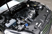 エンジンは、1.6リッター直4ターボのみ。他多くのプジョー車にも積まれるパワーユニットである。
