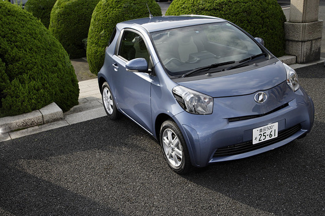 【スペック】100G レザーパッケージ:全長×全幅×全高=2985×1680×1500mm/ホイールベース=2000mm/車重=890kg/駆動方式=FF/1リッター直列3気筒DOHC(68ps/6000rpm、9.2kgm/4800rpm)/価格=160万円(テスト車=191万6050円/シークレットトレイ=8400円/オーディオレス=−1万9950円/HDDナビゲーションシステム=32万7600円)