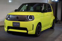 「スーパーONE」のベースモデルは「N-ONE e:」。「運転すると思わず笑顔になる一台」を目指して開発された。
