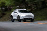 満タン・満充電から300km余りを走破した今回は車載燃費計の数値で17.0km/リッターもの高燃費を記録。充電電力を使い切っての結果とはいえ、ボディーのサイズや重さを考慮すると素晴らしい。