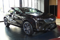 こちらはコンパクトSUVの「オプティック」。GMは2026年にも、オプティックに「ビスティック」「リリックV」と、キャデラックが擁する3車種のBEVを日本に導入するとしている。(写真:郡大二郎)