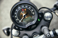 第1回:流行のメーカーカスタムや巨大な三輪バイクにも試乗!輸入バイク チョイ乗りリポート(前編)の画像