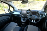 プジョー408 GTハイブリッド(FF/8AT)/マセラティ・グレカーレ トロフェオ(4WD/8AT)/ルノー・カングー ヴァリエテ カラーバンパー(FF/7AT)【試乗記】の画像