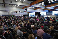 多くの参加者でにぎわった2021年のモントレーオークション。歴史あるカーイベント、ペブルビーチコンクールデレガンスに合わせて開催されている。