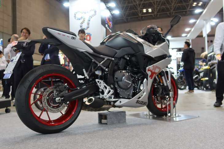 スズキGSX-8R