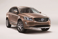「ボルボXC60」に装備充実の「クラシック」登場