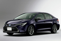 グローバルでの導入完了までに数年を要するという「トヨタ・カローラ」。国内向けには専用のボディーパネルを用意しているのと同様に、仕向け地ごとに細かなつくり分けが行われる。