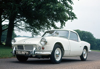 「トライアンフ・スピットファイア」。これは1962年に誕生した「Mk1」で、1.1リッター直4 OHVエンジンを積んでいた。