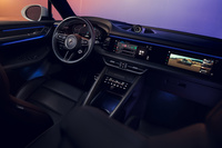 インストゥルメントパネルまわりのデザインは「タイカン」や新型「カイエン」などの流れをくんだもの。オプションでパッセンジャーディスプレイが用意されるのは、最近のプレミアムモデルのトレンドだ。