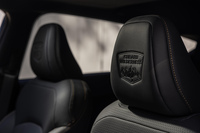 ヘッドレストに「SUBARU WILDERNESS」のエンブレムが入る。