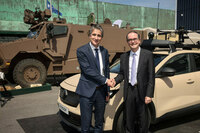 タレスのパトリス・レインCEO(写真左)とルノー・グループのフランソワ・プロヴォストCEO(同右)。(photo:Renault Group)