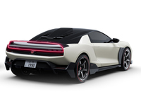 ループ状のリアウイングが視覚要素として表現されている。ちなみにナンバープレートは鈴鹿サーキットにちなんで「三重」、数字は発売年の「1990」である。