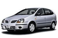 日産「ティーノ」にチャイルドシート付き仕様車の画像