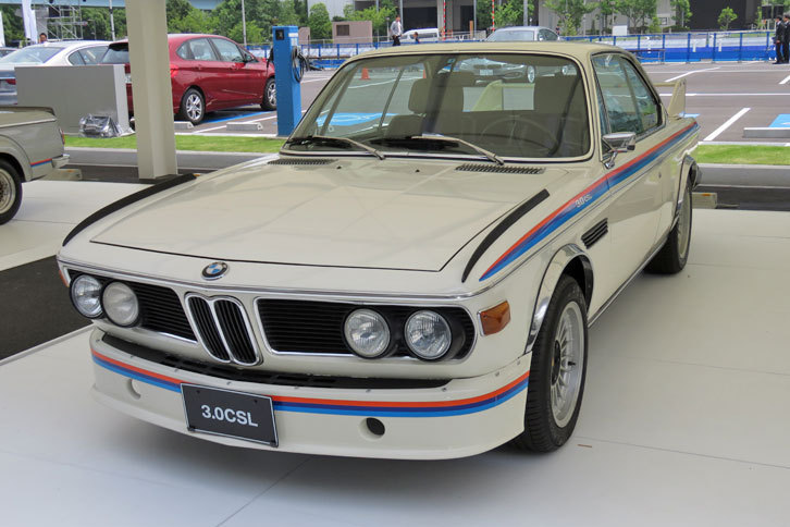 1973年「BMW 3.0 CSL」
			欧州ツーリングカー選手権(ETC)への参戦に必要な認証を得るために、量産型の「BMW 3.0 CS」をベースに限定生産されたホモロゲーションモデル。