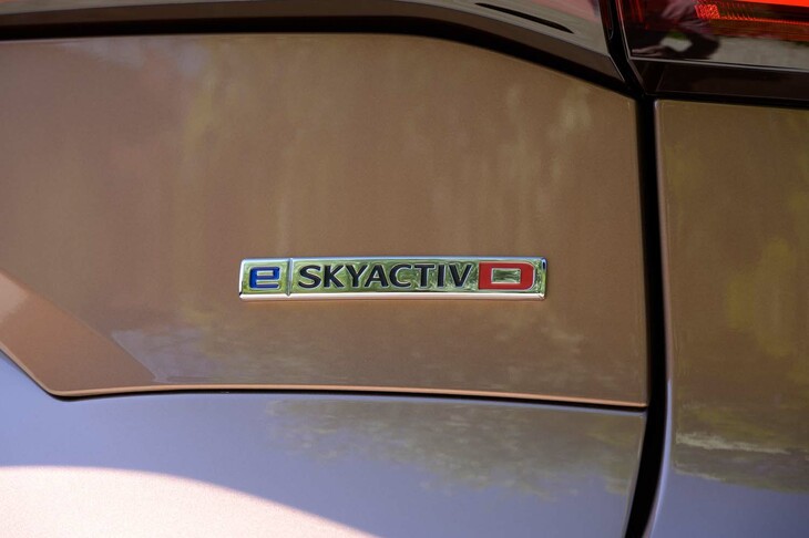 マツダCX-80 XDハイブリッド エクスクルーシブモダン(「e -SKYACTIV D」バッジ)