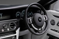 ロールス・ロイスが新型「ゴースト」を発表 従来モデルからシャシーもエンジンも全面刷新の画像