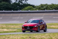 塊から削り出したようなエクステリアデザインが特徴の「ファストバック」。ボディーサイズは、全長×全幅×全高=4460×1795×1440mm。