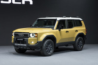 「ランドクルーザー“250”」には丸目バージョンも用意される。